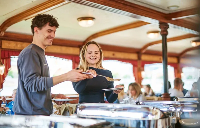 hungariakoncertbrunchcruisgiftforyou1