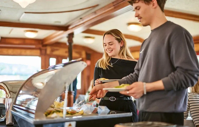 hungariakoncertbrunchcruisgiftforyou5